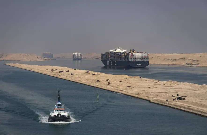 مصر ترد بقوة: لا تنازل عن قناة السويس.. والممر الملاحي ”خط أحمر دستوري”
