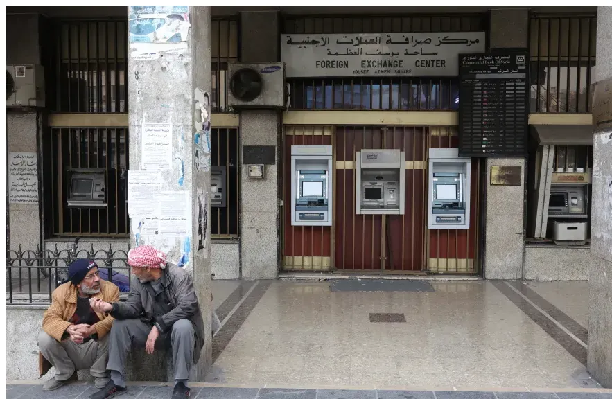 تمويل قطري لرواتب موظفي سوريا.. انفراجة مالية للحكومة الجديدة بعد سنوات من العقوبات !!