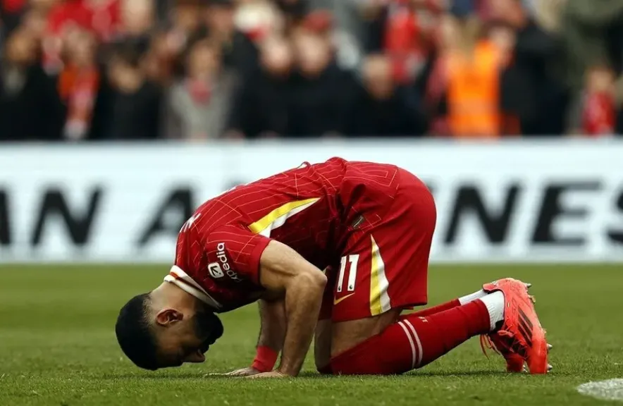 محمد صلاح يفتح قلبه: كواليس التجديد مع ليفربول.. حلم الكرة الذهبية وأزمة ماني
