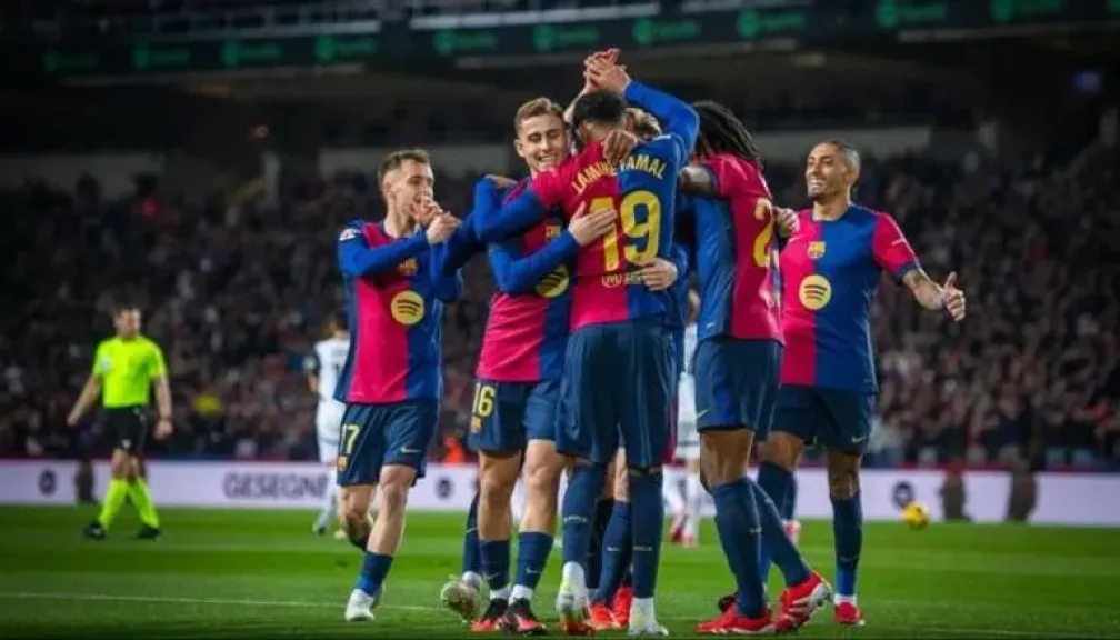 برشلونة يفوز بلقب ”الليجا” للمرة الـ28 بعد انتصاره على إسبانيول في ديربي كتالونيا