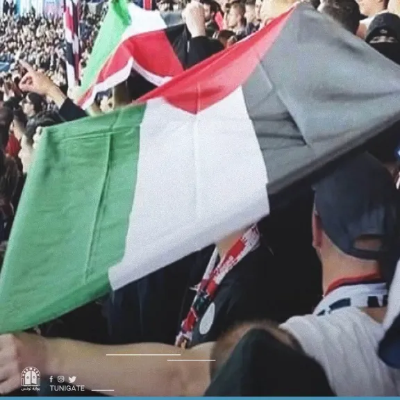 مشجعي سان جرمان يرفعواعلم فلسطين
