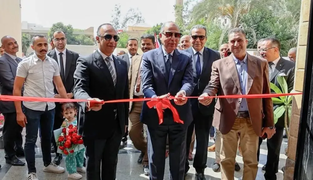 محافظ المنيا خلال الأفتتاح