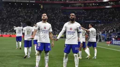 من ليون إلى نيوم.. القناص الفرنسي لاكازيت يفتتح مسيرته في دوري روشن السعودي