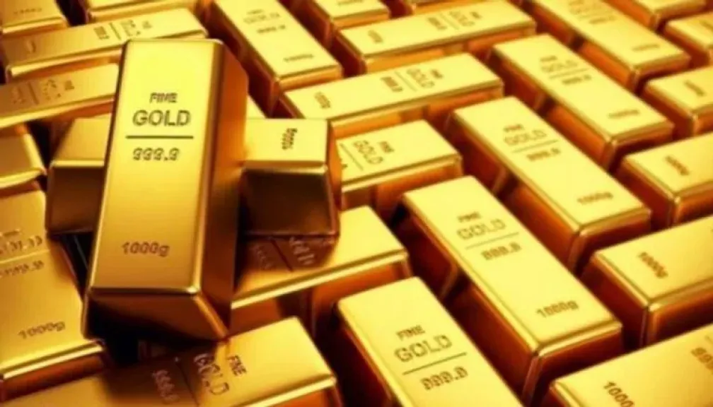 الذهب يتراجع عالميًا بفعل تصريحات ترامب وارتفاع عوائد السندات.. هل تتأجل مكاسب المعدن النفيس؟