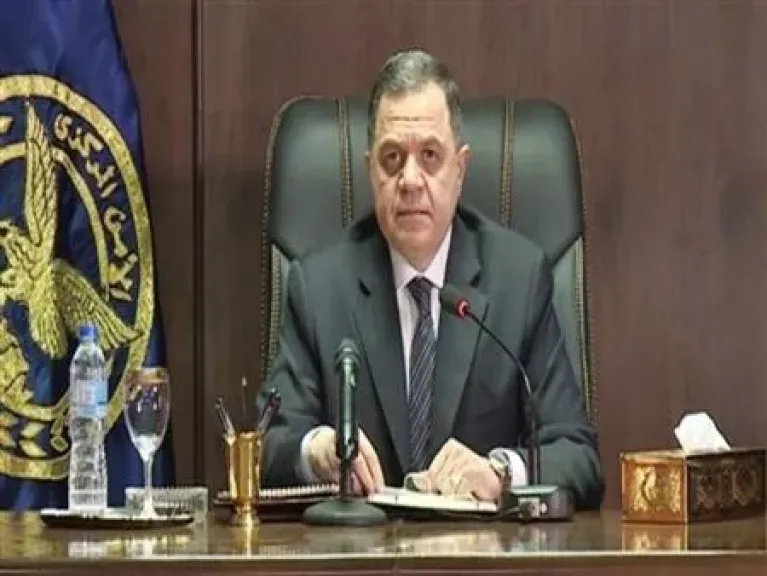 لقاء خاص.. وزير الداخلية يعزز التعاون الأمني مع جزر القمر