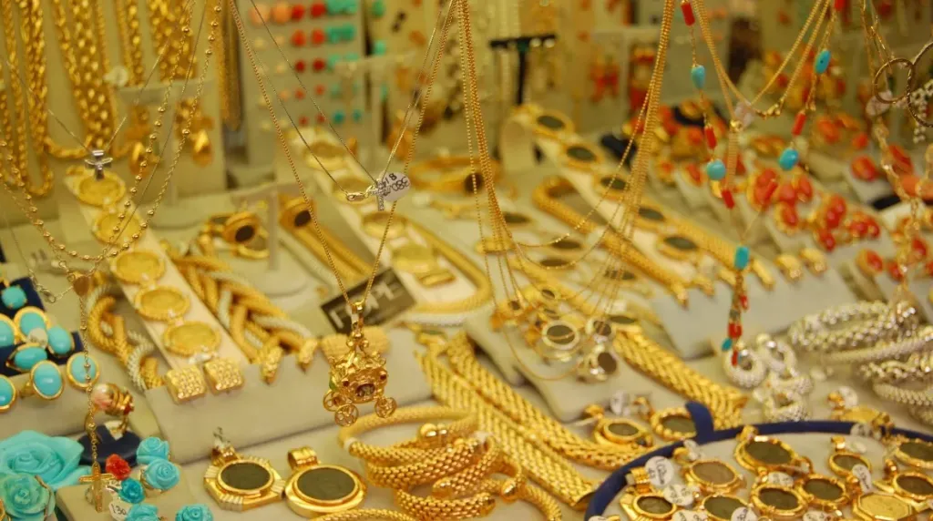 استقرار بعد الهبوط.. تعرف على سعر الذهب عيار 21 اليوم 21 يوليو 2025