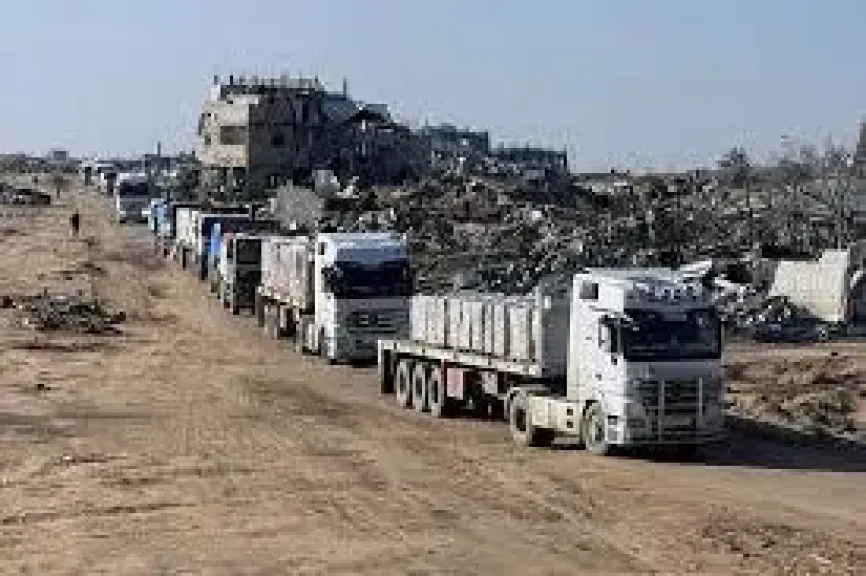 عشرات الآلاف من الطرود الغذائية والطبية تدفن تحت الشمس.. إعلام عبري يفضح مصير 1000 شاحنة مساعدات
