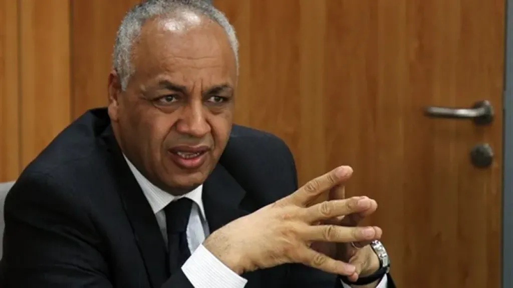 مصطفى بكري يفتتح وحدة أشعة سينية متطورة