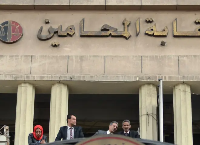 محامون على «تيك توك»… منبر الدفاع يتحول إلى استعراض رخيص يسيء للمهنة ويهين العدالة