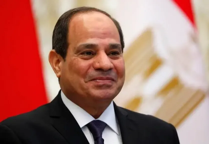 السيسي في اجتماع عاجل مع قيادات الإعلام والاتصالات: لا مساس بتراث التلفزيون المصري