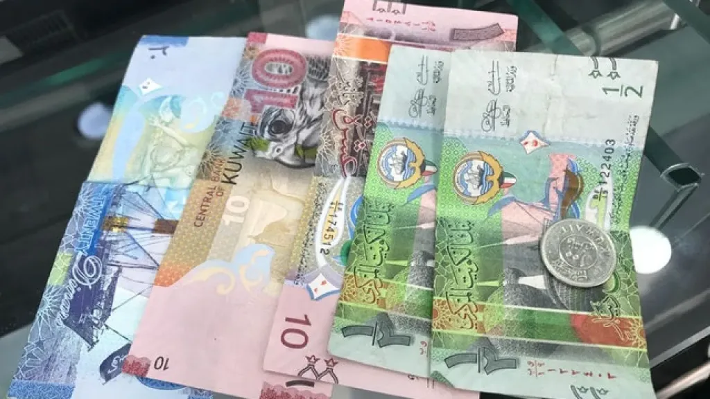 سعر الدينار الكويتي اليوم الخميس 21 أغسطس 2025 في البنوك المصرية