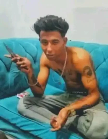 احمد سفروت.