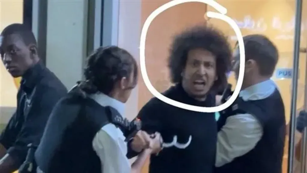 “أسد الجالية”.. تفاصيل احتجاز أحمد عبد القادر ميدو في لندن بعد دفاعه عن السفارة المصرية