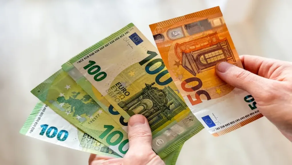 سعر اليورو اليوم الأربعاء 27 أغسطس 2025 مقابل الجنيه المصري