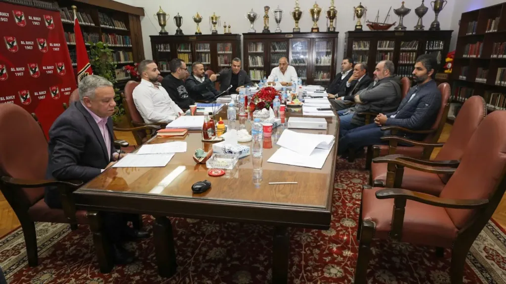 كواليس وأسرار اعتذار محمود الخطيب عن الترشح لرئاسة النادي الأهلي وتأثيره على مستقبل الانتخابات