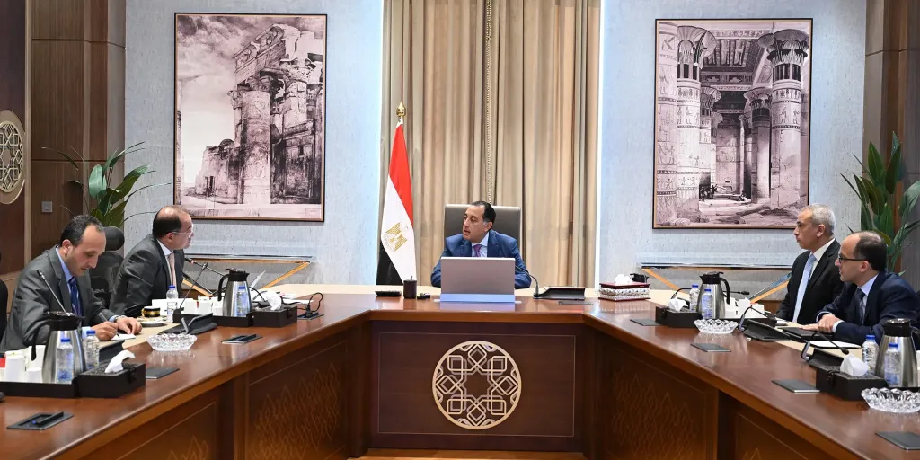 رئيس الوزراء يستعرض مع وزير المالية الملامح الأولية للحزمة الثانية من مبادرة التسهيلات الضريبية