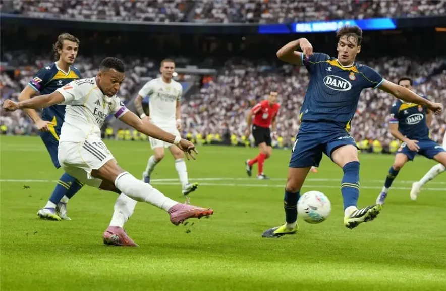 واقعة مثيرة للجدل في مباراة ريال مدريد وإسبانيول بطلها هتافات ضد برشلونة