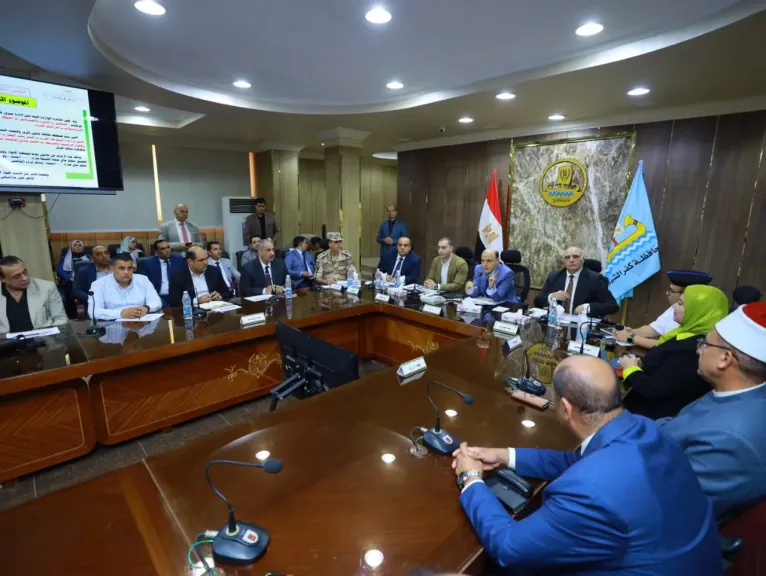 محافظ كفر الشيخ في اجتماع التقنين 