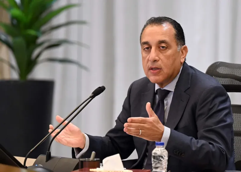 رئيس الوزراء يتابع عن كثب مصير مشروعات القطار الكهربائي السريع والمونوريل: مستقبل النقل في مصر على المحك