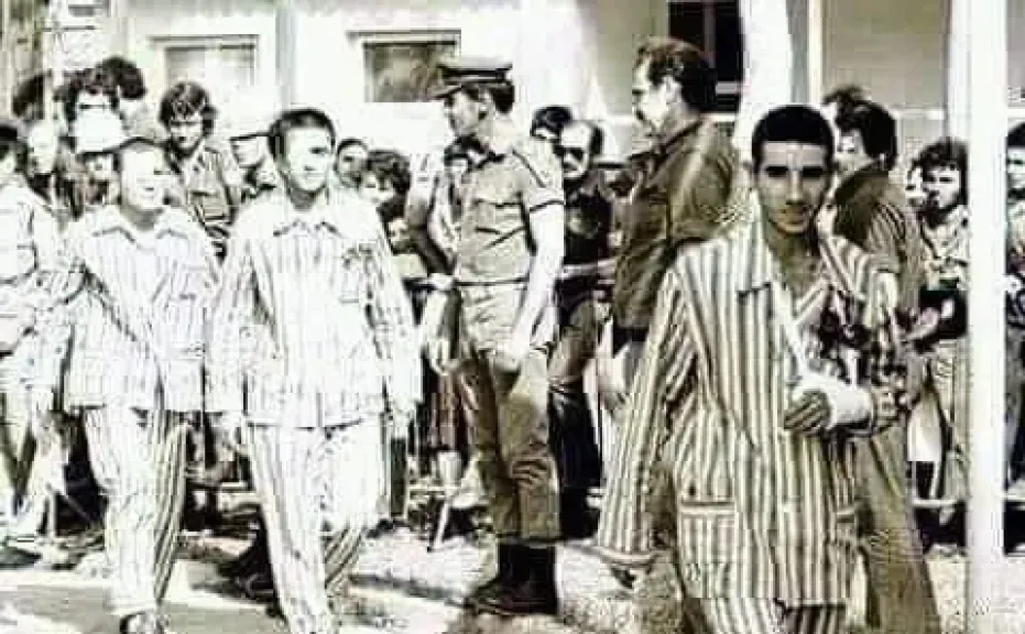 صورة تهزّ الكيان.. جنود إسرائيل يستسلمون للجندي المصري في مشهد تاريخي من نصر أكتوبر!
