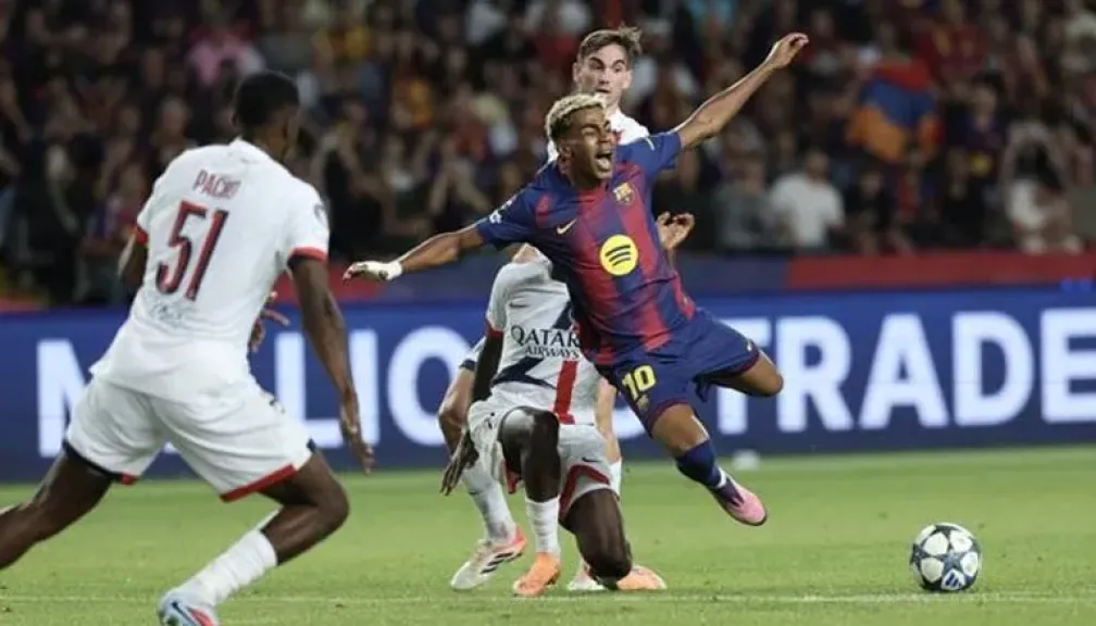 لامين يامال في الملعب