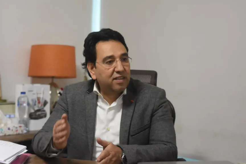 أيمن محسب: كلمة الرئيس في منتدى أسوان ترسم خارطة طريق لإعادة التوازن الدولي