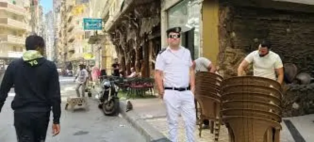 حملات مكبرة في حي المنتزه أول بالإسكندرية لضبط المخالفات الصحية والإشغالات وفرض... حملات مكبرة في حي المنتزه أول بالإسكندرية لضبط المخالفات الصحية والإشغالات وفرض الانضباط على الأسواق