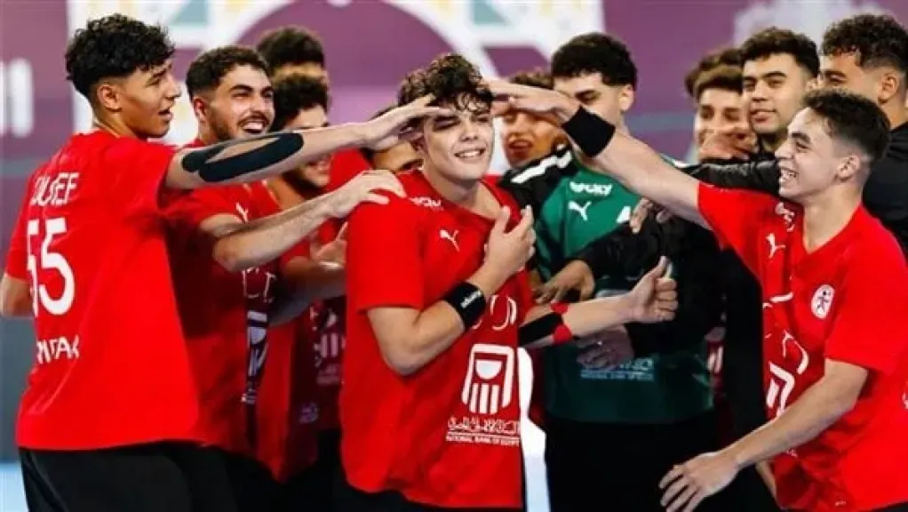 منتخب مصر للناشئين في كرة اليد يتأهل إلى نهائي المونديال بعد الفوز... منتخب مصر للناشئين في كرة اليد يتأهل إلى نهائي المونديال بعد الفوز على إسبانيا 31–28 في نصف النهائي بالمغرب