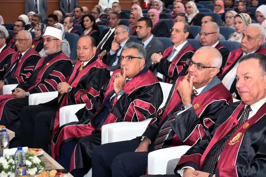 محافظ الدقهلية ومفتي الجمهورية ورئيس جامعة المنصورة يشهدون مؤتمر عيد العلم السادس عشر وتكريم نخبة من العلماء والباحثين