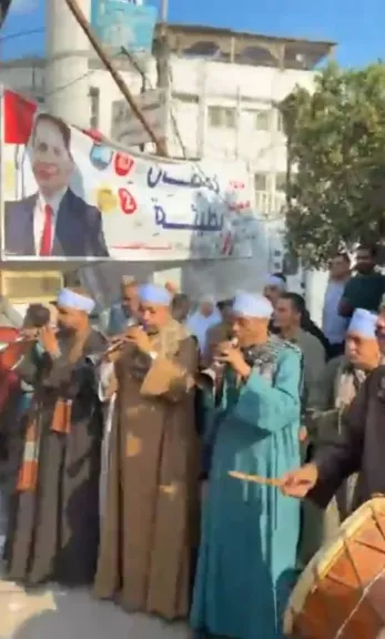 طبل بلدي ومزمار صعيدي أمام لجان الإسكندرية.. أجواء احتفالية في خورشيد خلال الانتخابات