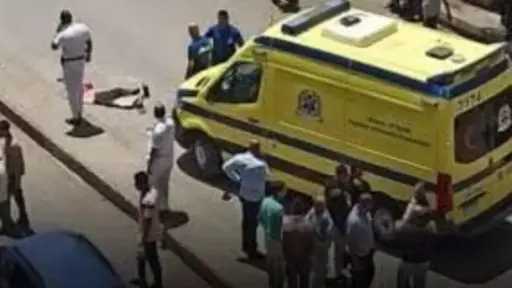 أب ينهى حياته من الطابق الـ14 أمام طفلته بعد أن طلب منها الانتظار بجوار المتوسيكل بالقليوبية