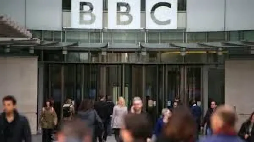 BBC تعتذر لترامب بعد اتهامات بتحريف خطابه لكنها ترفض دفع تعويضات.. أزمة إعلامية تهز المؤسسة البريطانية
