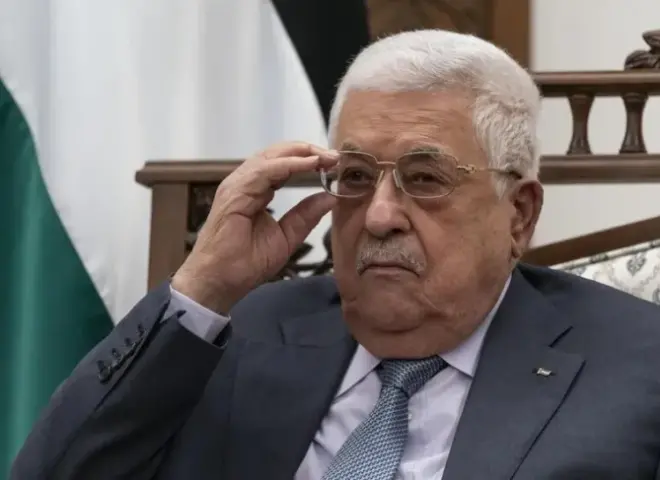 في عيد ميلاده التسعين.. محمود عباس بين الشيخوخة السياسية وتعقيدات المرحلة الفلسطينية