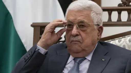 في عيد ميلاده التسعين.. محمود عباس بين الشيخوخة السياسية وتعقيدات المرحلة الفلسطينية