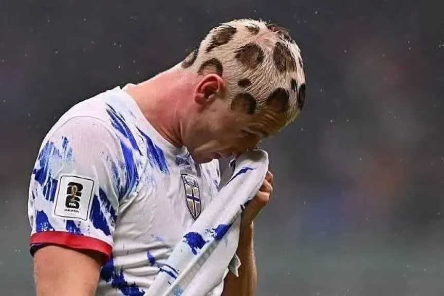 قصة شعر جوليان رايرسون تسرق الأضواء في مواجهة نرويج–إيطاليا وتكتسح محركات البحث