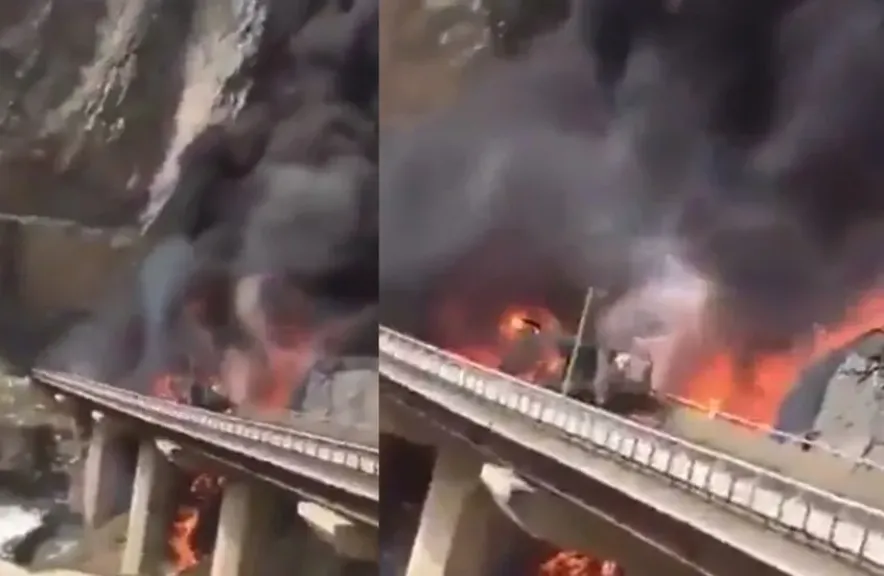 كارثة على طرق المدينة المنورة.. مصرع 45 معتمراً هندياً في تصادم حافلة بشاحنة وقود