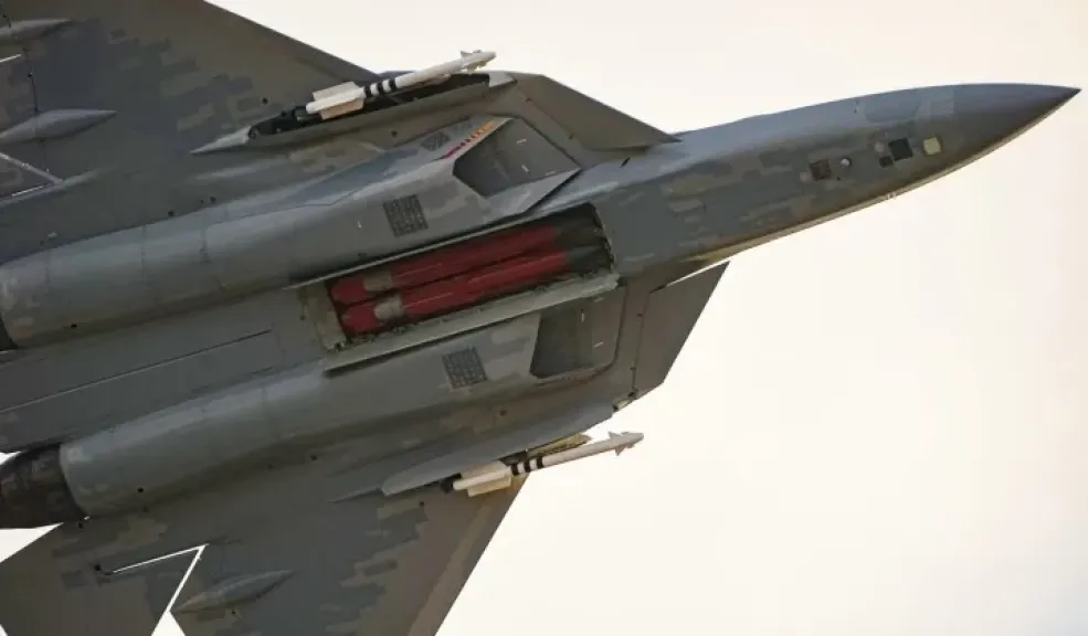 روسيا تمنح الجزائر أول مقاتلة شبحية من الجيل الخامس: سباق تسلّح يتسارع بسبب اعتراض إسرائيل على الـF-35 للسعودية