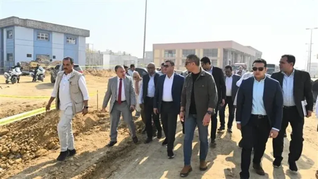 وزير الإسكان ومحافظ الفيوم يتفقدان مشروعات مياه الشرب والطريق الرابط لتعزيز التنمية في المحافظة