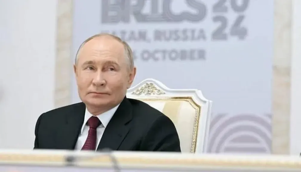 الجارديان: زيلينسكي في أخطر لحظة منذ اندلاع الحرب.. انهيار عسكري وفضيحة فساد وخطة سلام تُجبر كييف على التنازل