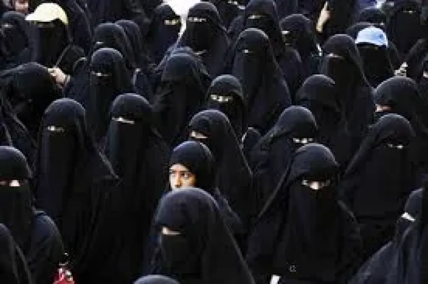 عقدٌ من الجحيم.. 10 سنوات من القهر والدم في اليمن: تقرير صادم يكشف 40 ألف انتهاك حوثي ضد النساء