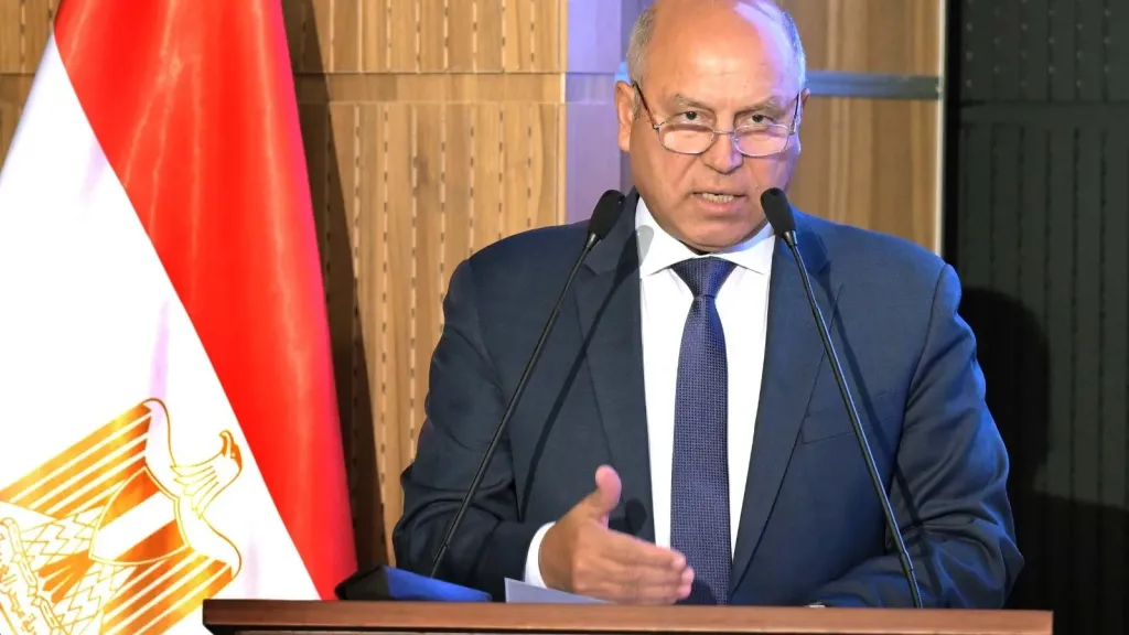 اجتماع صناعي كبير… كامل الوزير يلتقي ممثلي 23 شركة من مصنّعي الأتوبيسات والمركبات