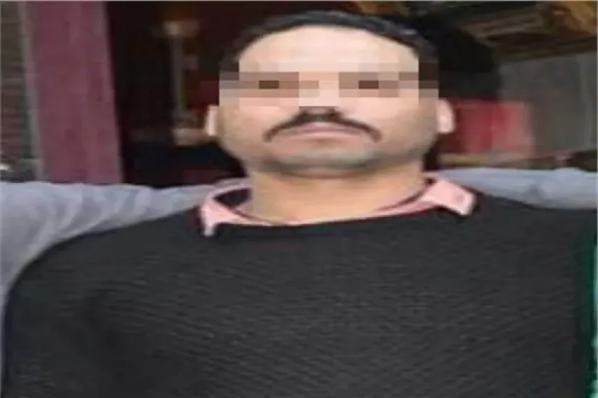 رسالة على ”واتس آب” تنتهي بجريمة مروّعة في الوراق.. زوج يقتل زوجته بـ17 طعنة بسبب شكوك مواقع التواصل