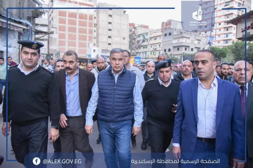 محافظا الإسكندرية والشرقية يتخليان عن البدلة والكرافته.. ويظهران بالجِينز في الشارع: أسلوب جديد لفرض الانضباط وكسب ثقة المواطنين