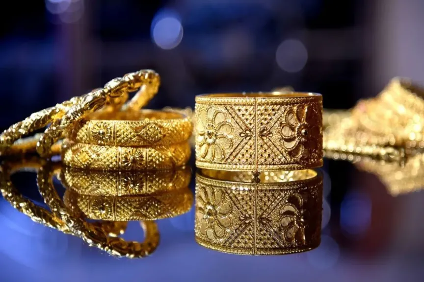 الذهب في مفترق طرق: صعود مستمر أم هبوط مفاجئ؟ مساء الأحد 30 نوفمبر 2025