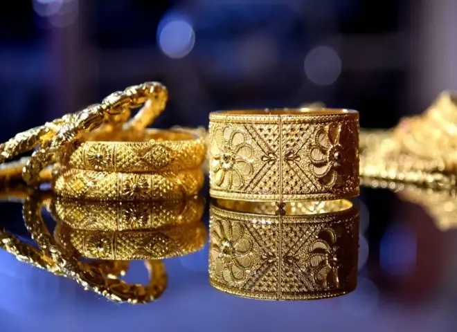 الذهب في مفترق طرق: صعود مستمر أم هبوط مفاجئ؟ مساء الأحد 30 نوفمبر 2025