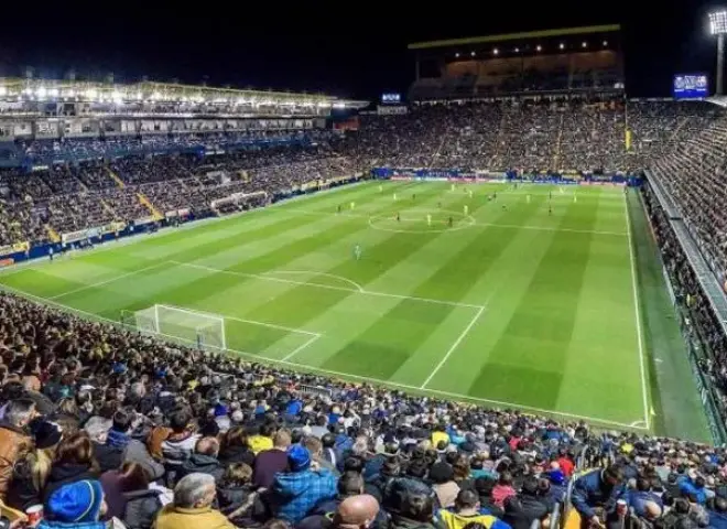 مباريات اليوم الإثنين 1 ديسمبر 2025 والقنوات الناقلة.. مواعيد المباريات