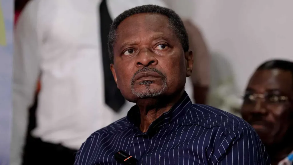 وفاة زعيم المعارضة في الكاميرون أنيسيت إيكاني داخل السجن… غضب شعبي واتهامات للنظام وسط سباق رئاسي يثير الجدل