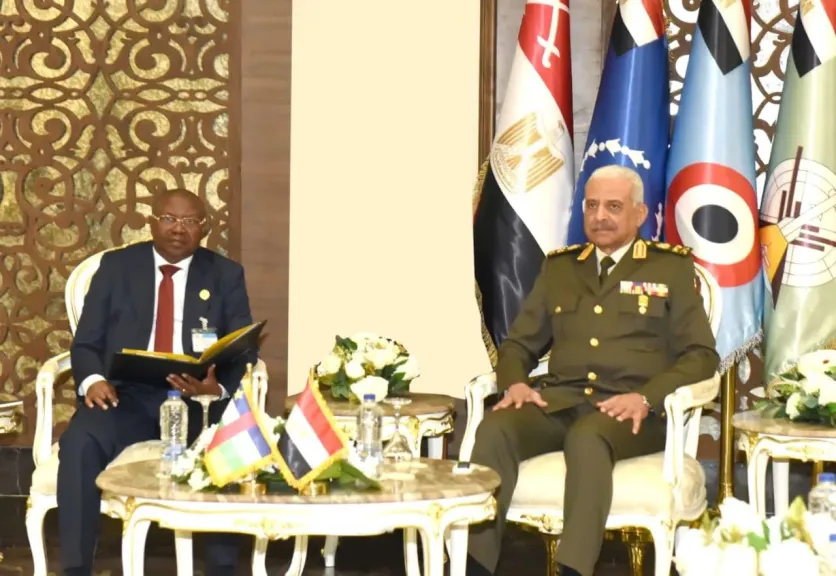 اليوم الختامي لإيديكس 2025… وزير الدفاع ورئيس الأركان يعقدان لقاءات هامة