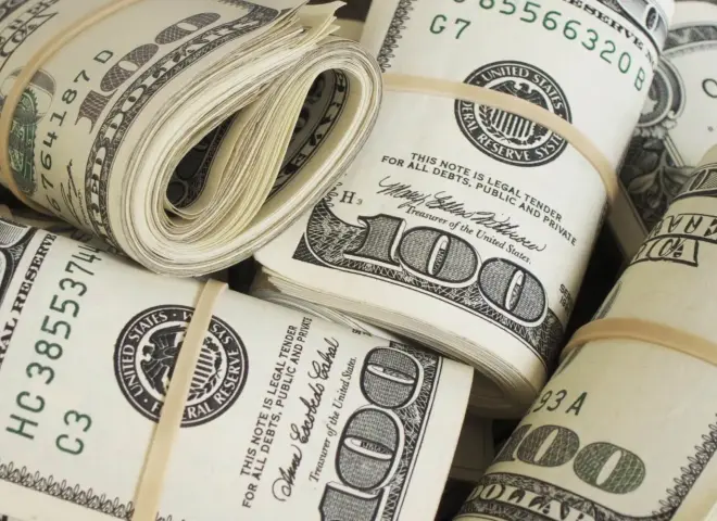 الدولار يواصل الانخفاض!.. تعرف على سعره مقابل الجنيه المصري اليوم الإثنين 8 ديسمبر 2025