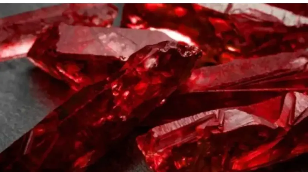 الزئبق الأحمر.. الحقيقة والأسطورة وسرّ أغلى مادة في عالم الخرافات والتنقيب عن الكنوز